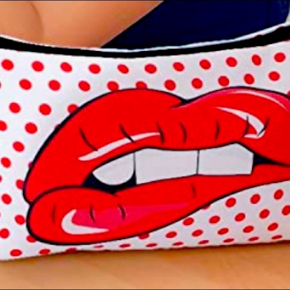 Red Lips and Polka Dots cosmetic bag - Picture 1 of 1